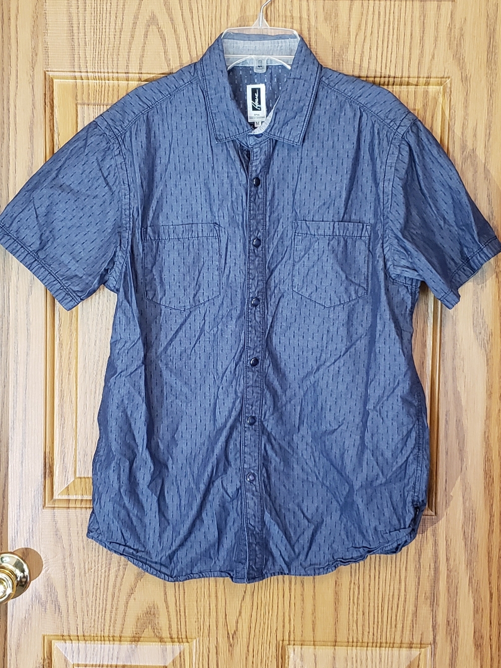 Source Unknown Navy Short-Sleeve Button-Down Shirt. Medium.